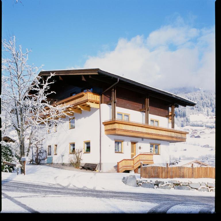 Pension Kristall Bramberg am Wildkogel Exterior photo